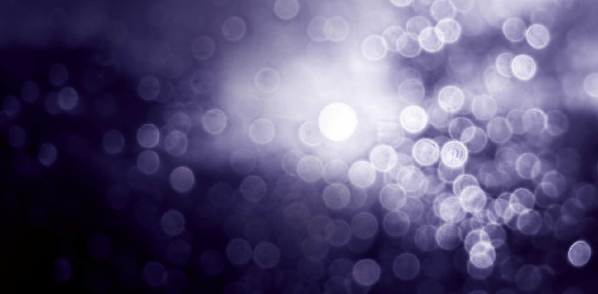 Hinter den Blitzen Blau